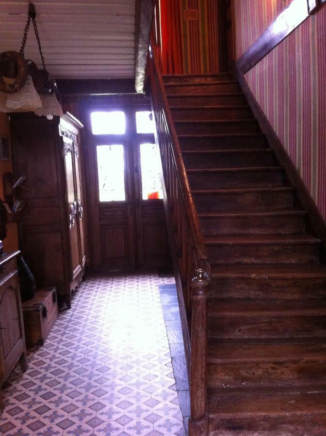 Bed and Breakfast La Ferme Des Vignes Hotot-en-Auge Екстер'єр фото