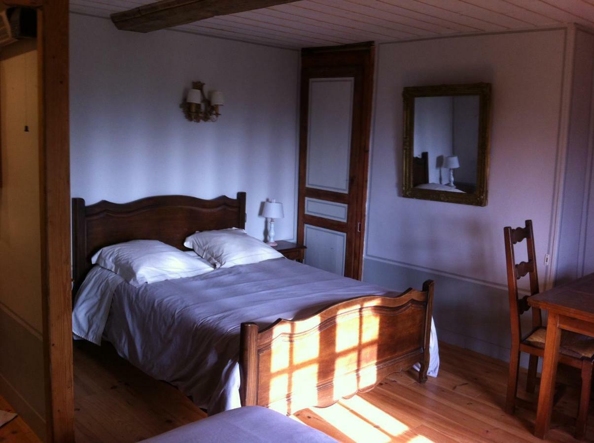 Bed and Breakfast La Ferme Des Vignes Hotot-en-Auge Екстер'єр фото