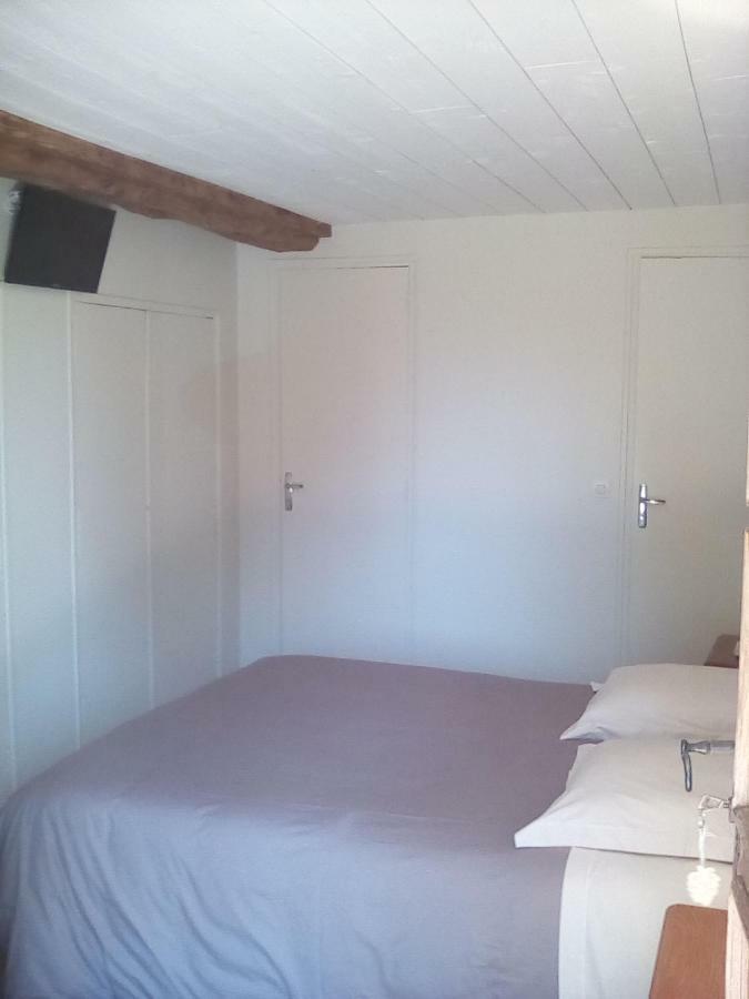 Bed and Breakfast La Ferme Des Vignes Hotot-en-Auge Екстер'єр фото