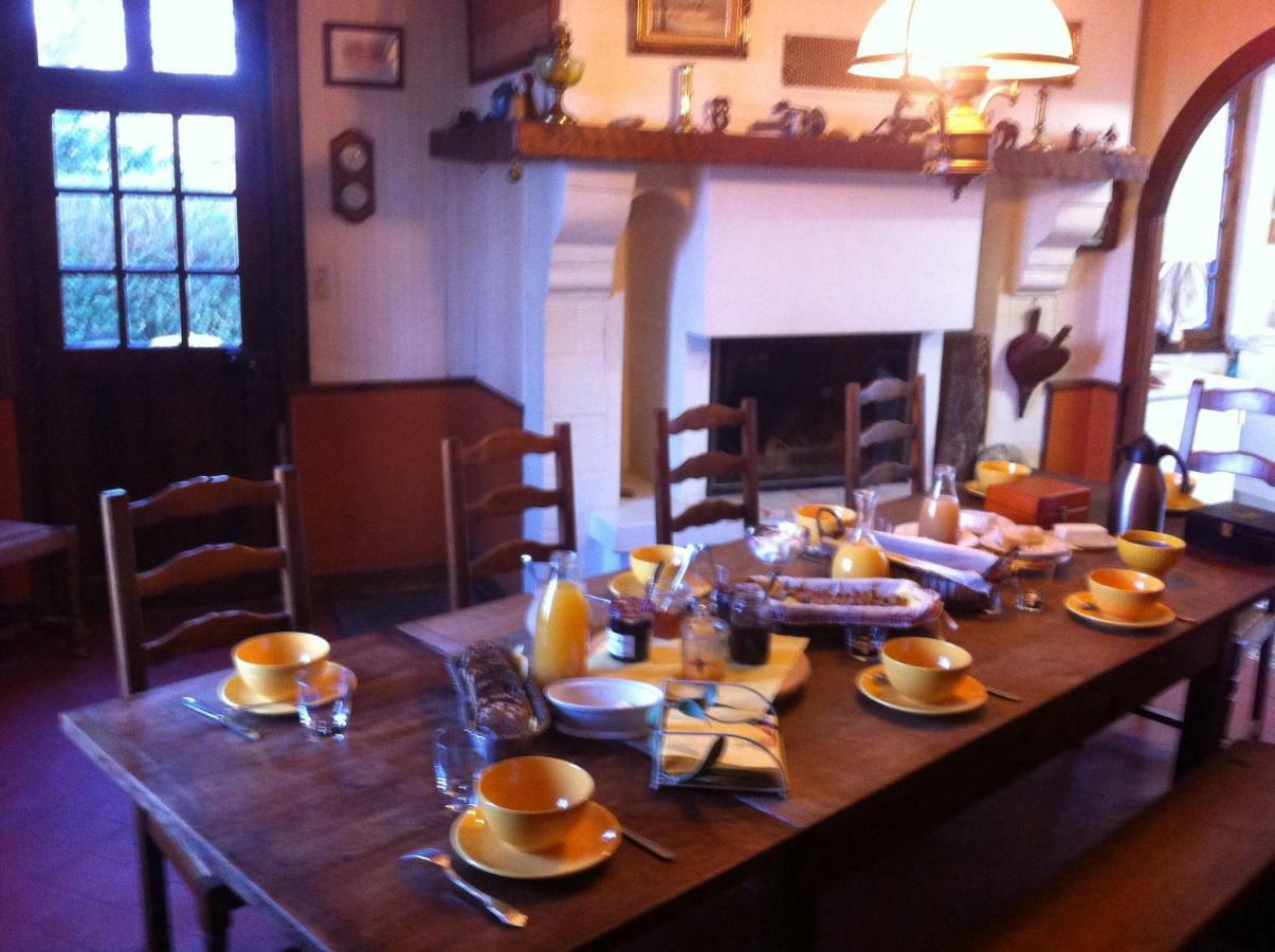 Bed and Breakfast La Ferme Des Vignes Hotot-en-Auge Екстер'єр фото