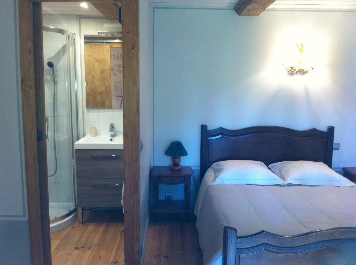 Bed and Breakfast La Ferme Des Vignes Hotot-en-Auge Екстер'єр фото