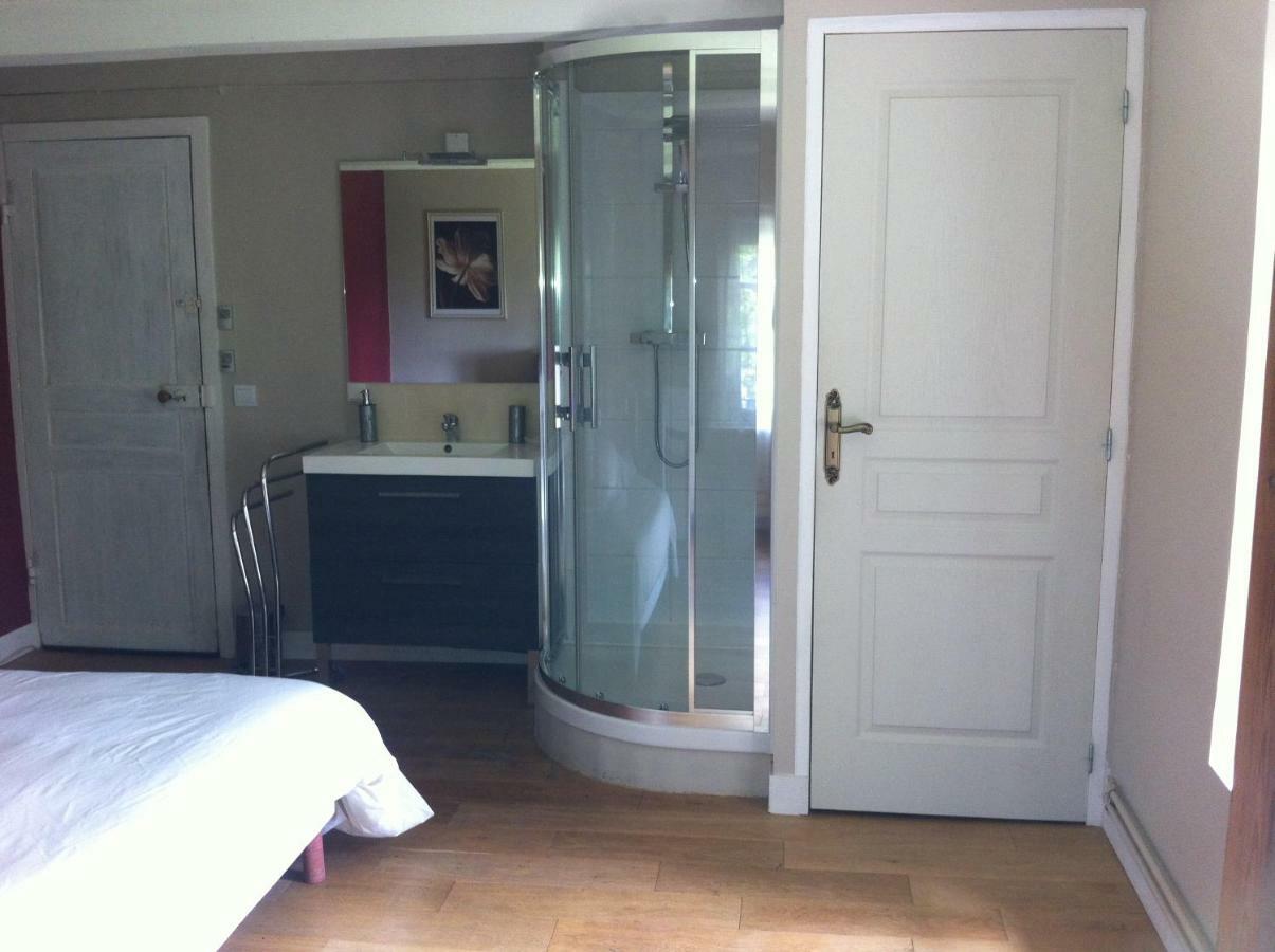 Bed and Breakfast La Ferme Des Vignes Hotot-en-Auge Екстер'єр фото